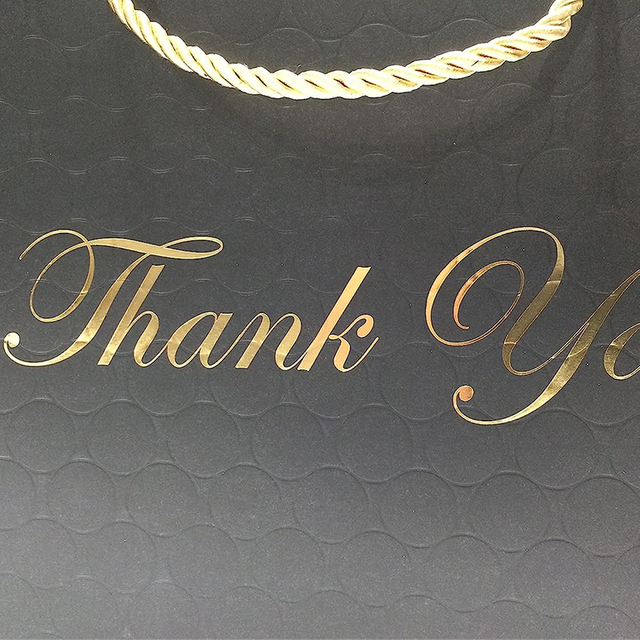 Bolsos de empaquetado de empaquetado del boutique de la bolsa de papel del regalo de las compras al por menor del oro de encargo bolsa de papel negra mate