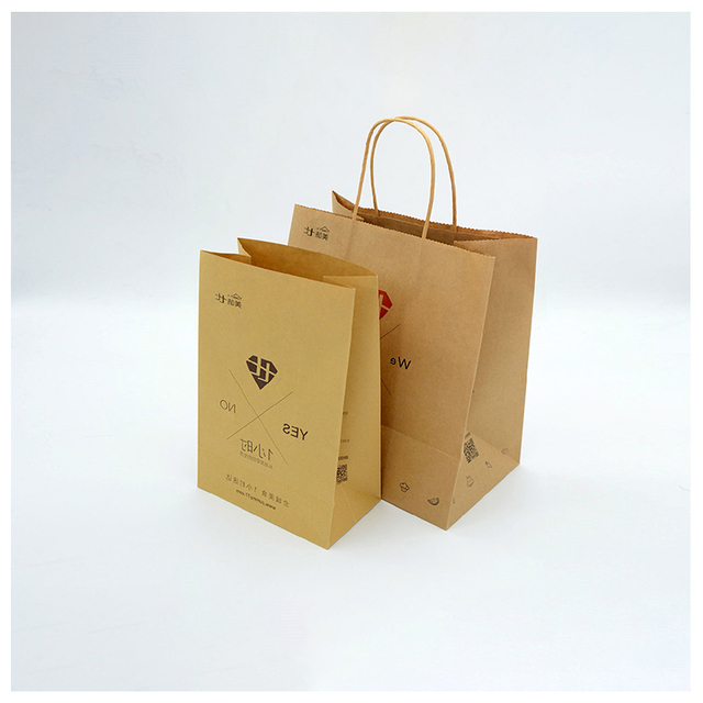 Bolsa de papel Kraft de Guangzhou con asa, embalaje de compras de flores, pastel de regalo laminado mate negro con logotipo personalizado de lujo